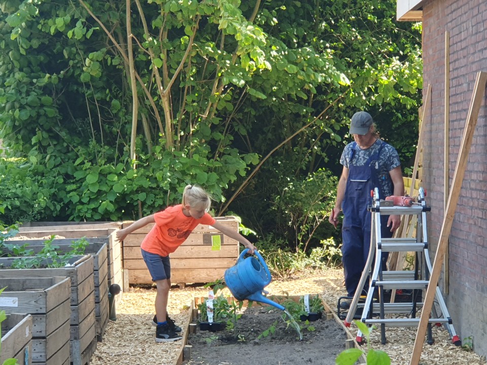 natuurlijk heel leuk - moestuinieren in de Heul.jpg